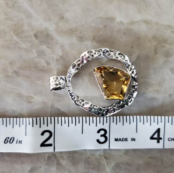 Yellow topaz necklace set in hammered silver - Picture 5 of 6